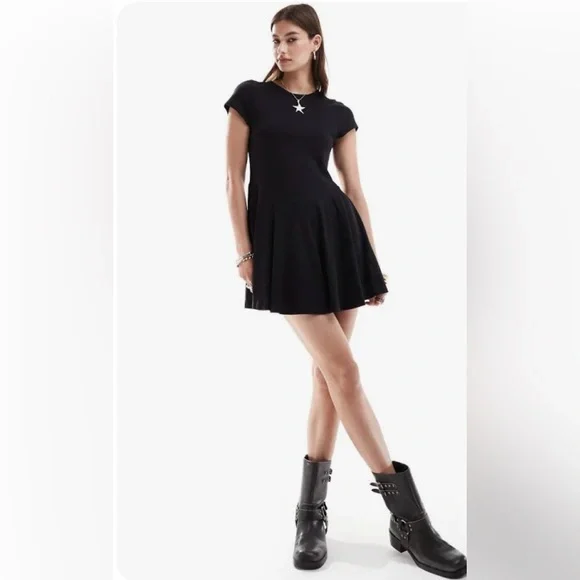 Rebecca Taylor Dresses | Nwot Rebecca Taylor Black Cap Sleeve Mini Dress Size 6 | Color: Black | Size: 6 | Newstuff247'S Closet
